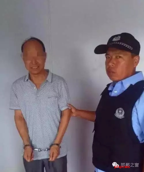 8月9日6時許，邯鄲大名鋪上高速口檢查站執(zhí)勤民警對一輛白色捷達車進行安檢時，車上一名男乘客自稱忘帶身份證，民警遂讓該男子提供其身份證號。經(jīng)核查，該男子為許某良，系涉嫌保險詐騙網(wǎng)上逃犯。該許于5月31日，騙取國家養(yǎng)老保險金12萬余元，被魏縣公安局網(wǎng)上追逃。